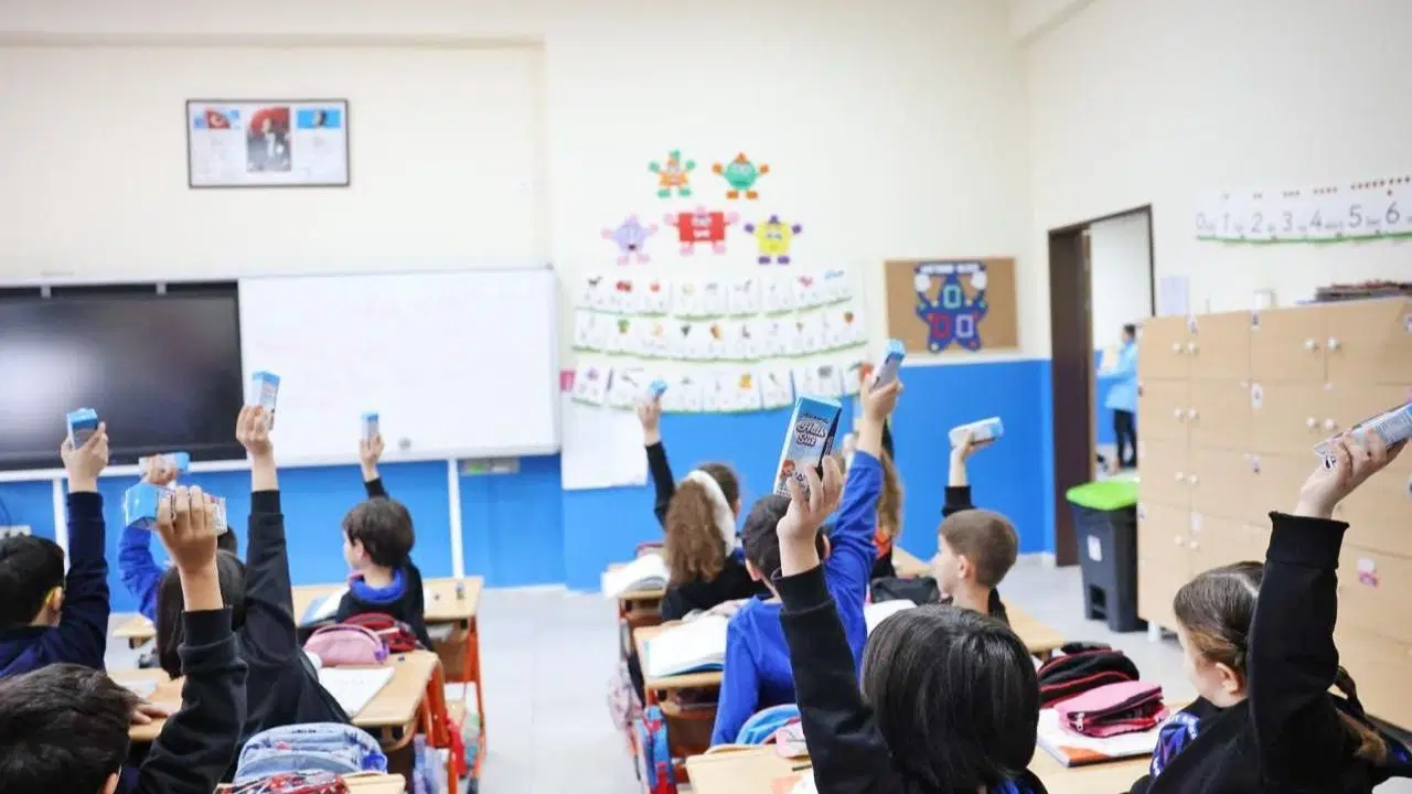 Altınordu Municipality provides 1.6 million milk packages to 10,000 students