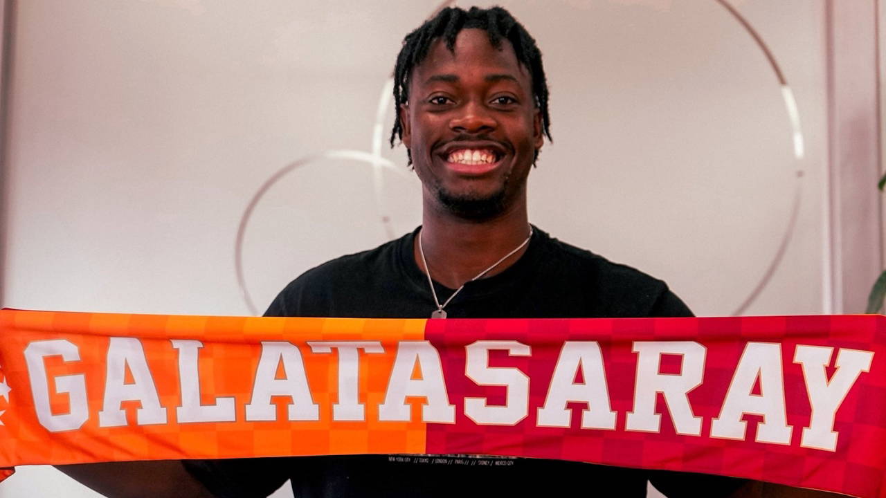 Galatasaray yeni transferi resmen açıkladı: İstanbul'a geldi