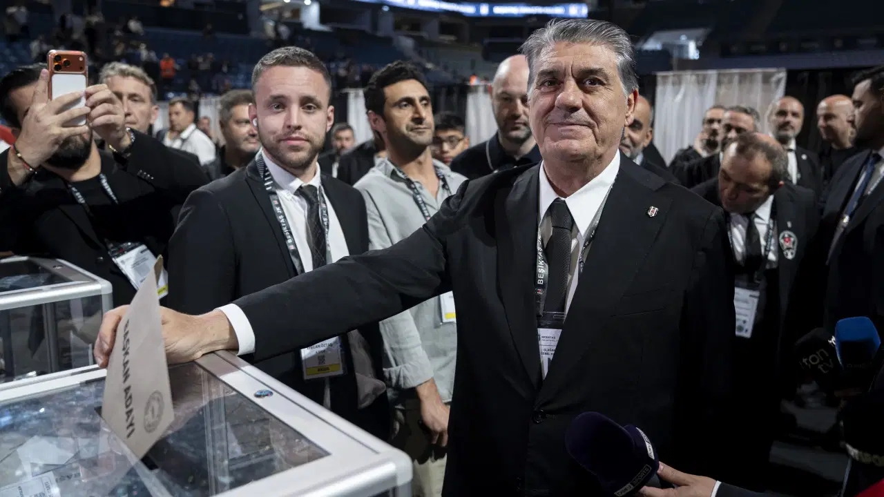 Beşiktaş'ta seçim günü! Oy sayımına başlandı.