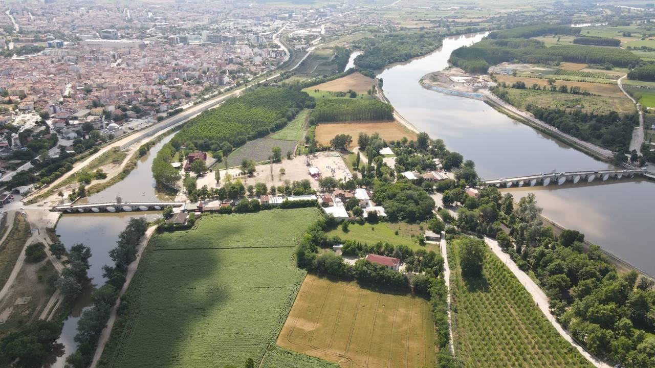 Edirne’de su seviyesi yükselen Tunca ve Meriç'te ‘sarı alarm’ uyarısı devam ediyor