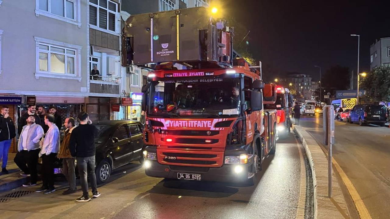 Esenler’de 5 katlı binada yangın: 15 kişi dumandan etkilendi
