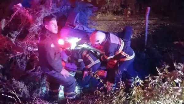 Adıyaman'da otomobil şarampole yuvarlandı: 3 yaralı