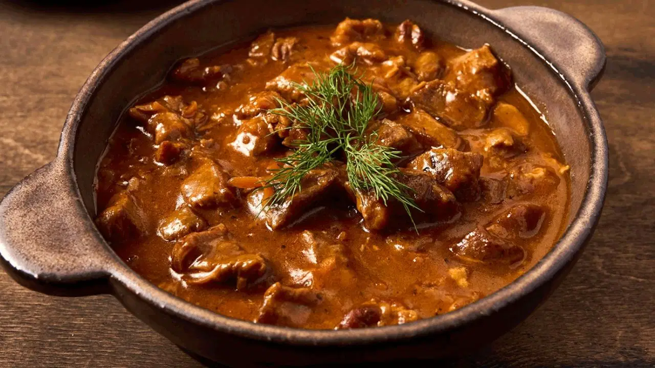 Lokum gibi pişen klasik lezzet: Tas kebabı tarifi