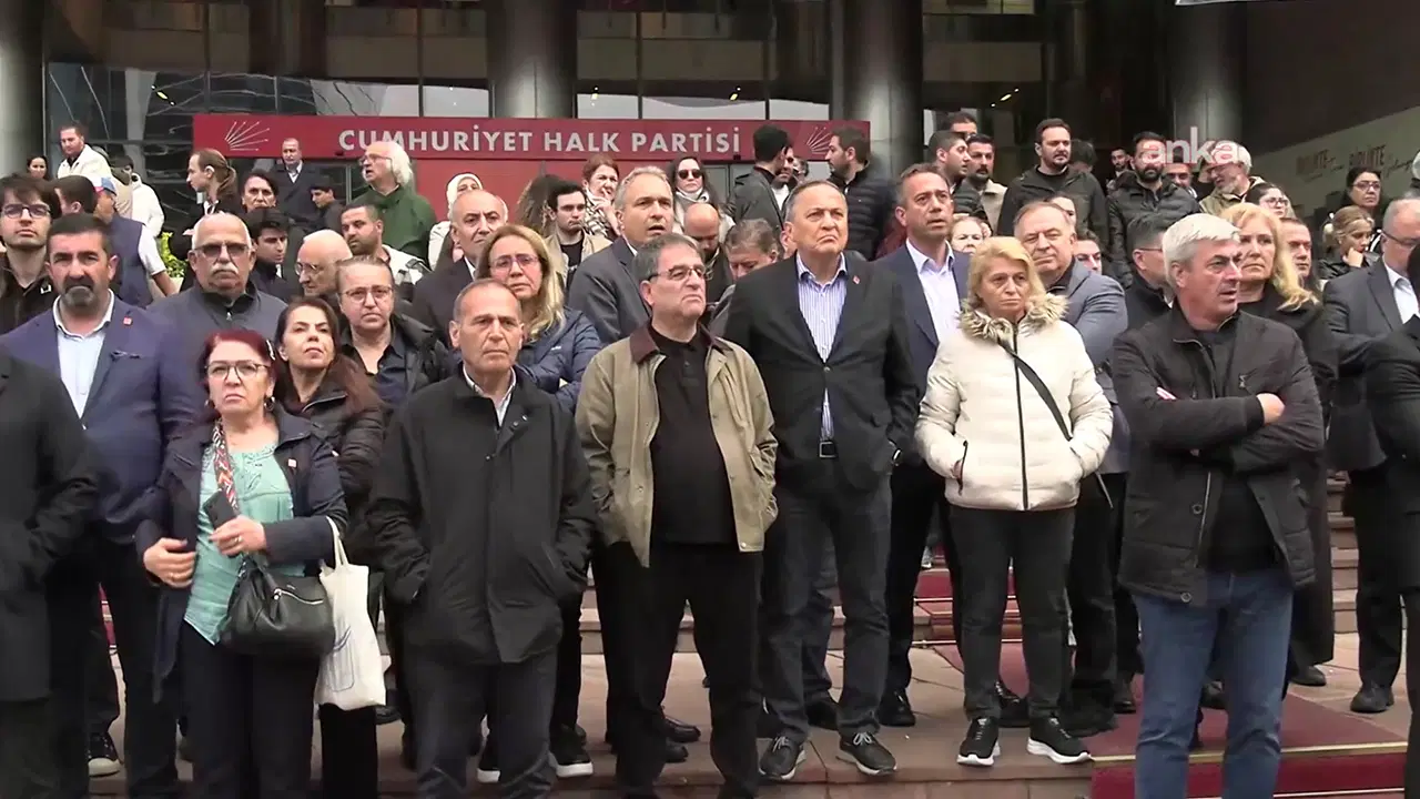 CHP Genel Merkezi önünde hareketlilik: 'Kılıçdaroğlu Genel Merkeze yönelik tahliye talebinde bulundu' iddiası