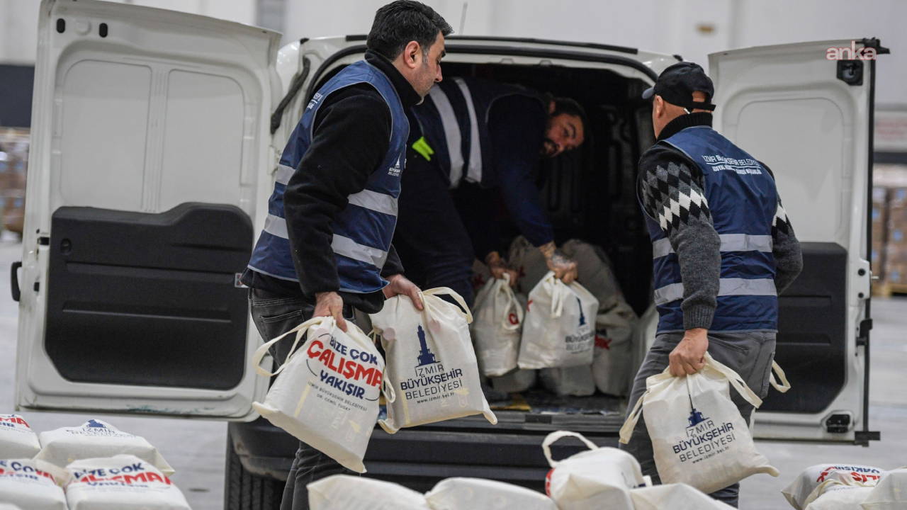 İzmir'de 24 bin haneye kahvaltı paketi dağıtımı başladı