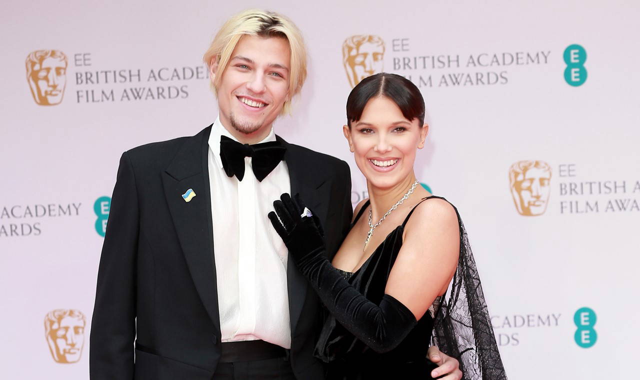 'Stranger Things'in yıldızından sürpriz açıklama:  'Artık üç kişiyiz'