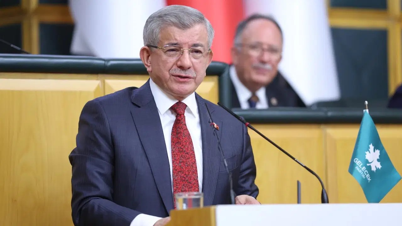 Ahmet Davutoğlu'ndan Akın Gürlek'e: 'Benim her şeyimi araştırın, ben buradayım' deyin