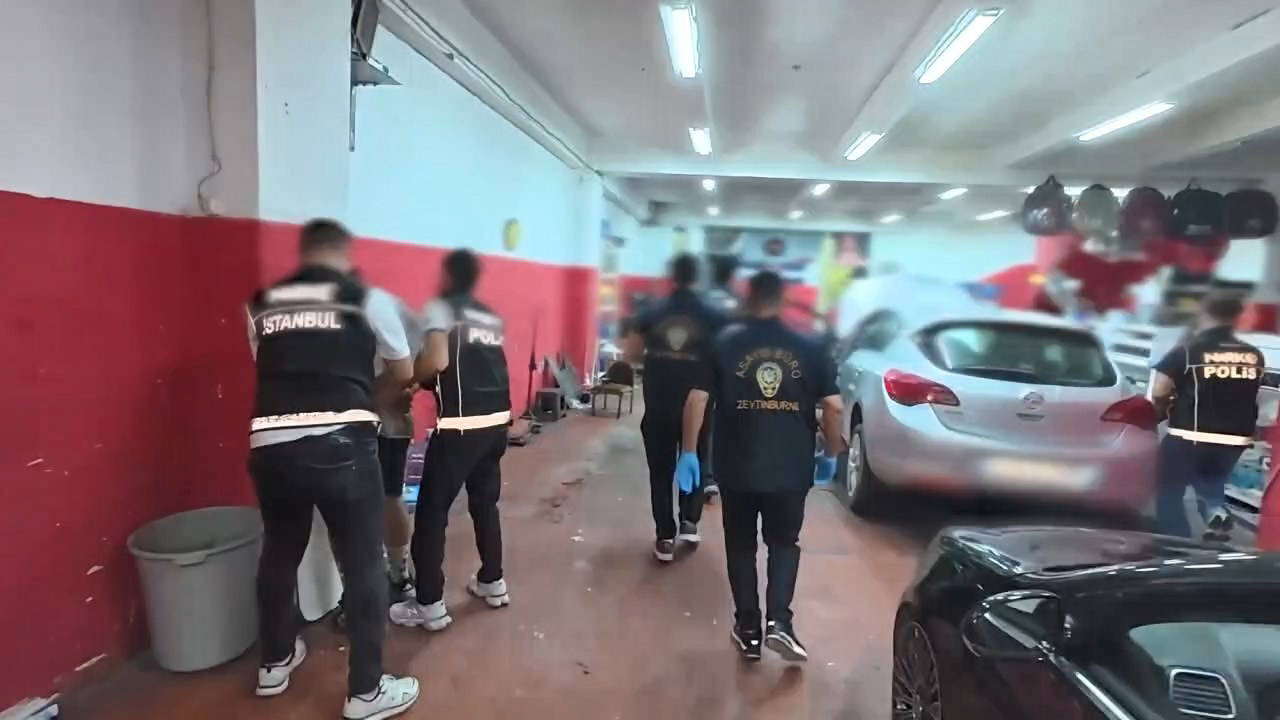 Zeytinburnu'nda operasyon: 115 kilo uyuşturucu ham maddesi ele geçirildi