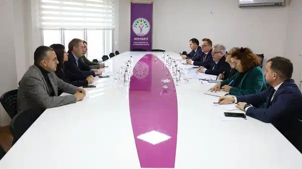 DEM Partili Bakırhan, AP Türkiye Raportörü ile görüştü!