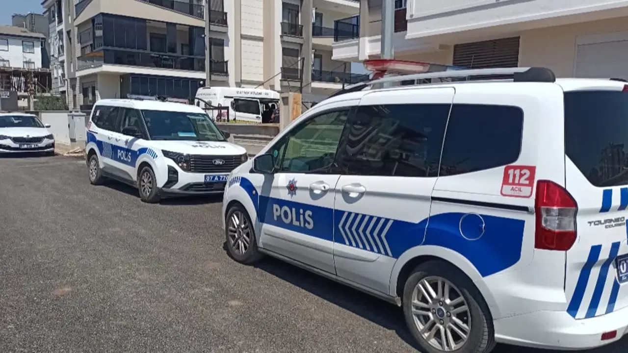 Polis memuru, 3 gün önce taşındığı evde ölü bulundu