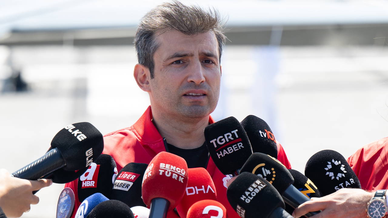 Selçuk Bayraktar'ın 'TCG Anadolu' ve 'Savarona' duyurusu tepki çekti