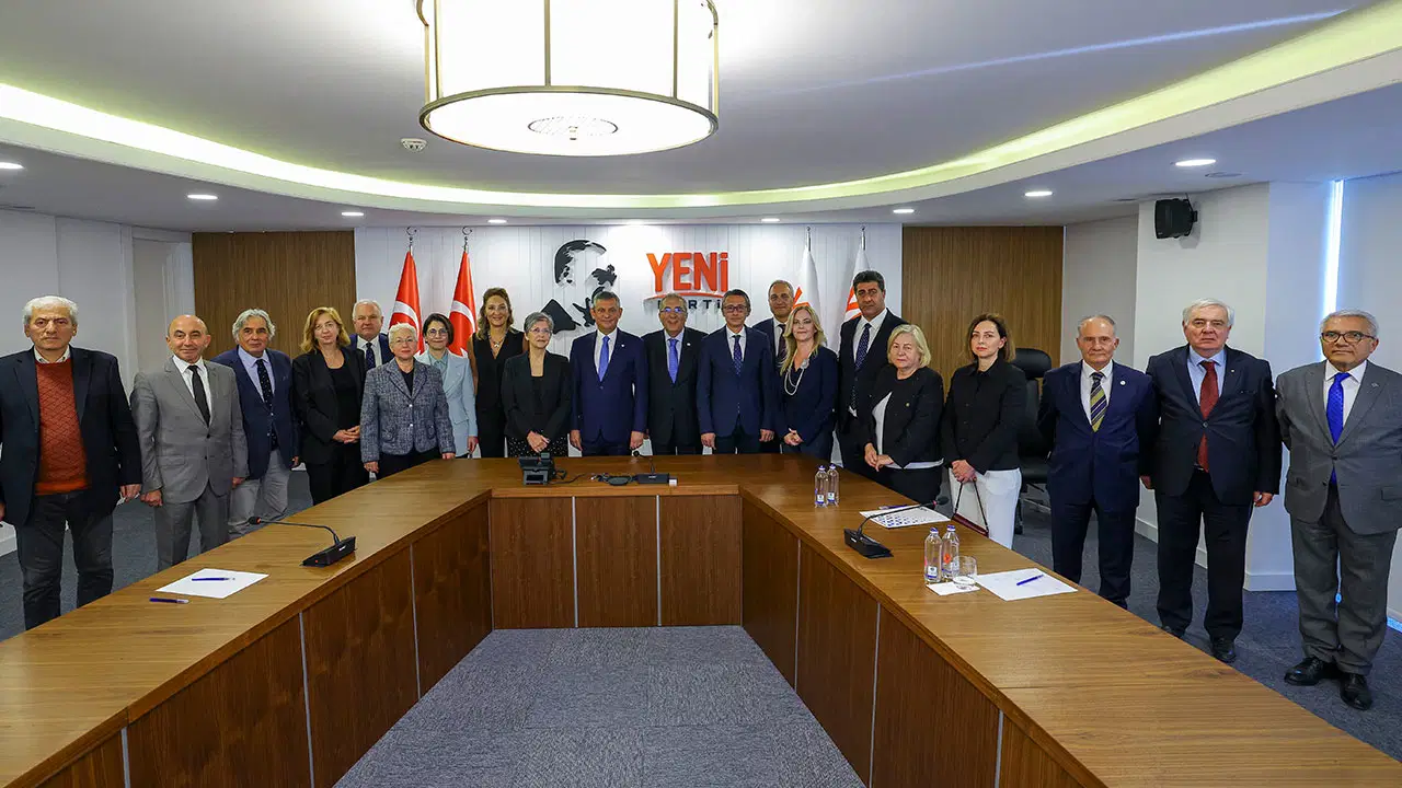 Özgür Özel, Sosyal Demokrasi Derneği heyetiyle görüştü: İşbirliği protokolü imzalandı