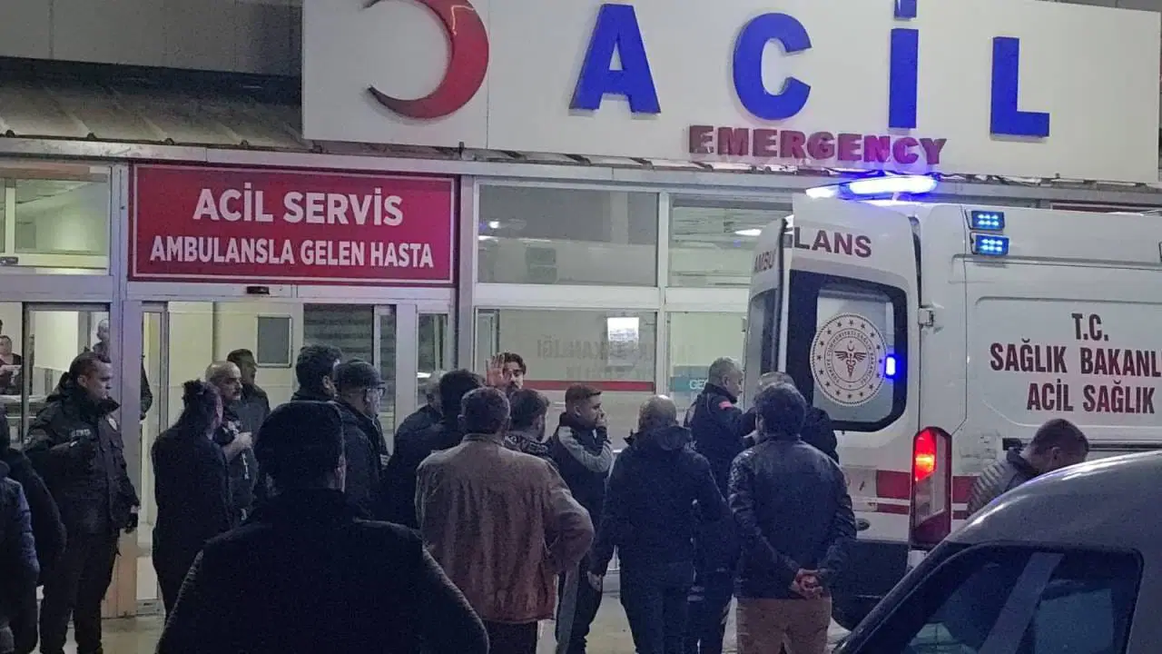 Adana’da tekel bayisinde bıçaklı kavga: 1 ölü, 1 ağır yaralı