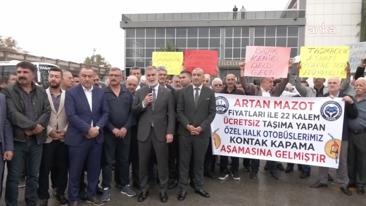 Özel halk otobüsçülerinden akaryakıt zamlarına protesto.... Kurtuluş Kara: 'Bu iş çözülmezse Türkiye genelinde kontak kapatacağız'