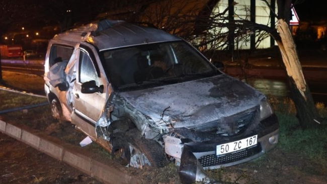 Kaza yaptıktan sonra çalıların arasına saklandı: