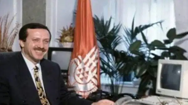 Deniz Yavuzyılmaz'dan çarpıcı video! 'Türkiye’de en çok yerden aynı anda maaş alan kişiyi tespit ettik'
