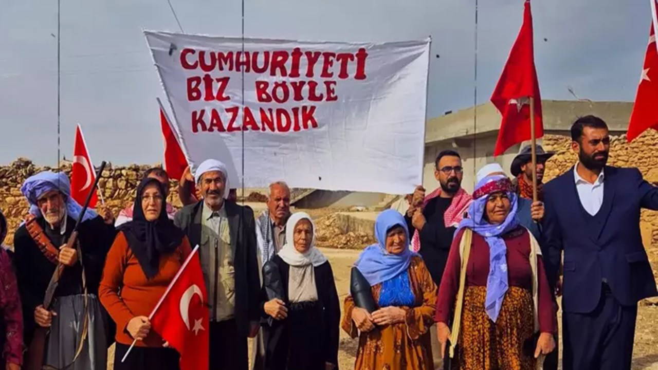 O sembolik Cumhuriyet fotoğrafı Şanlıurfa'da yeniden canlandırıldı