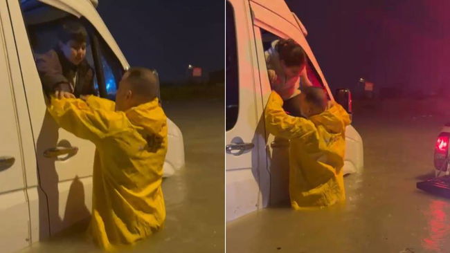 Adana’da sağanak hayatı olumsuz etkiledi: Çocuklar minibüste mahsur kaldı