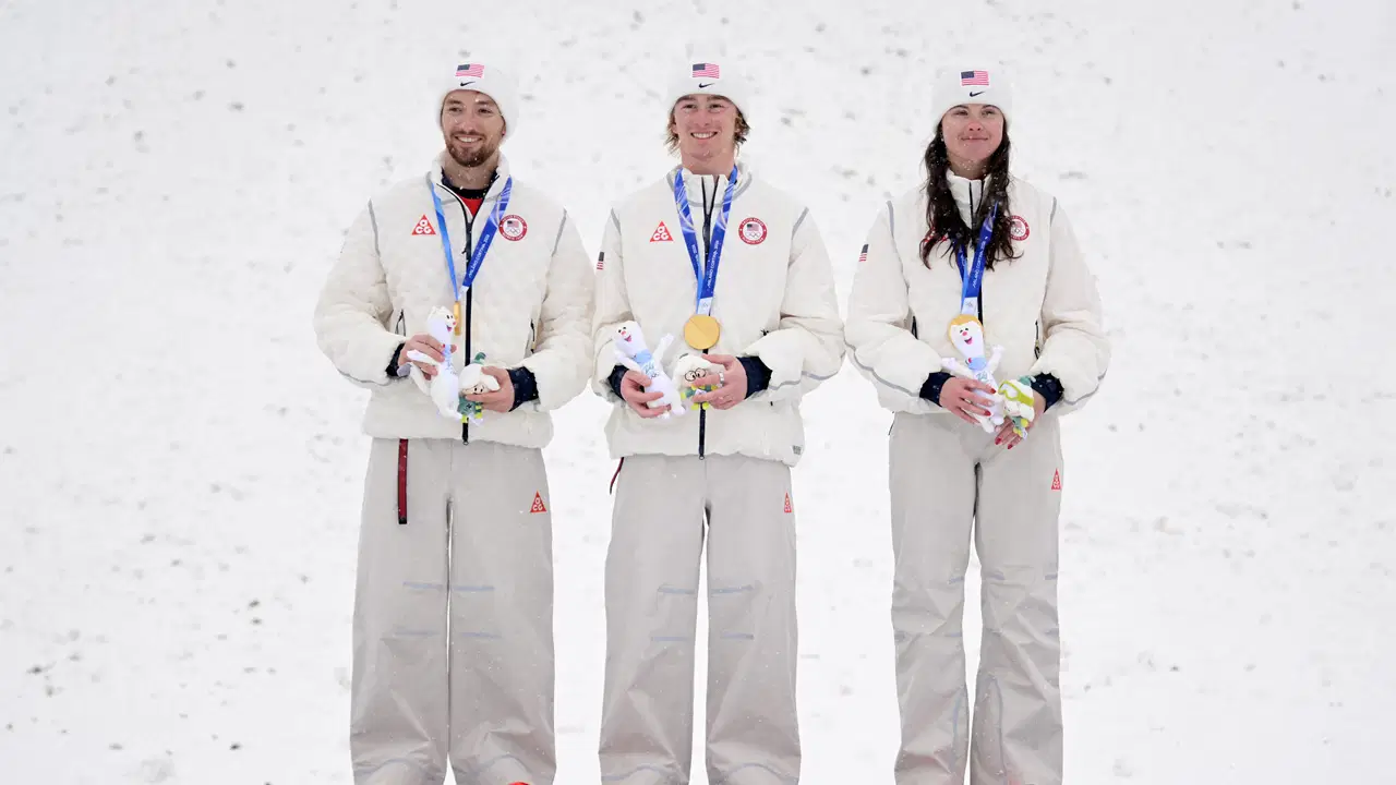 Serbest stil kayak aerials kategorisinde altın madalya ABD'nin! 