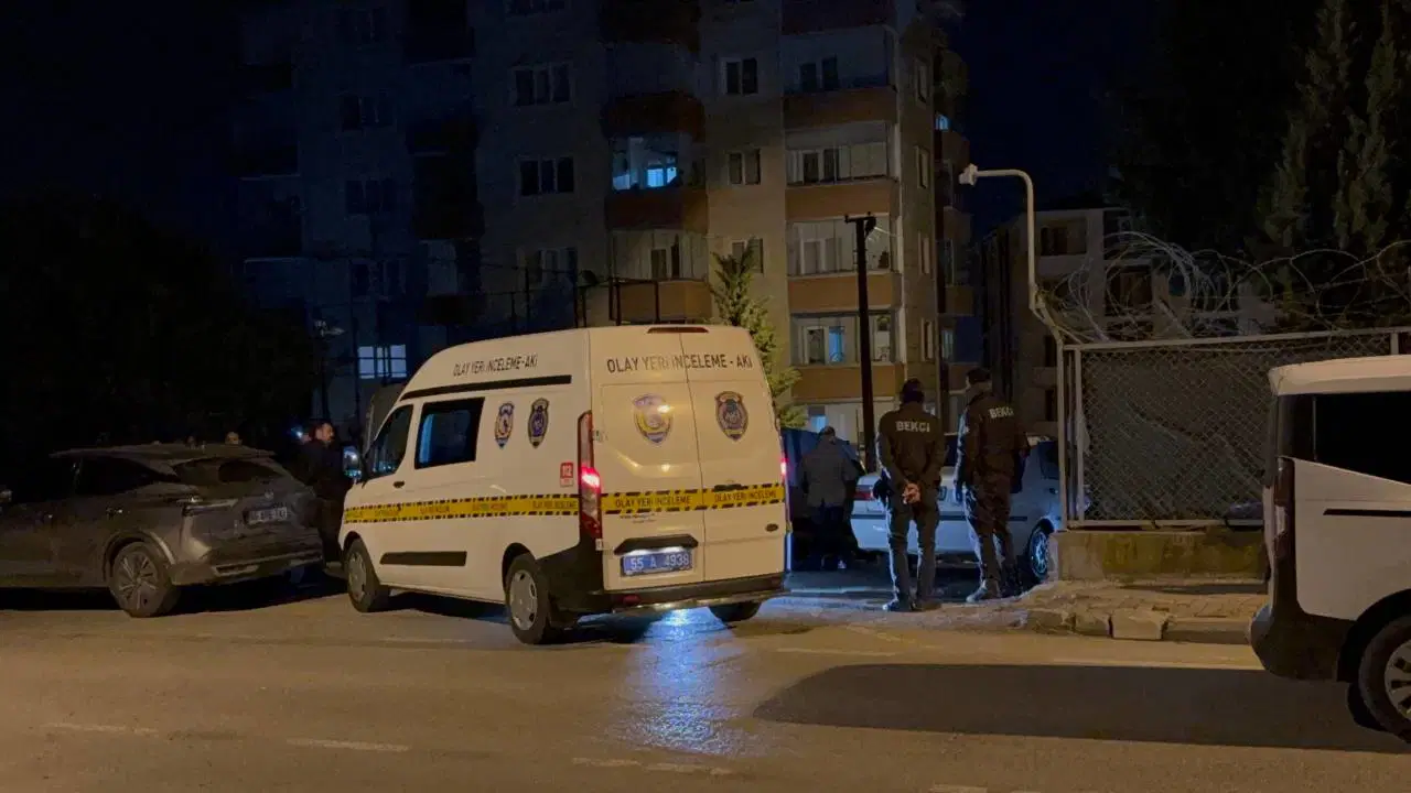 Maskeli saldırganlar iki kardeşe kurşun yağdırdı: Ölü ve yaralı var!