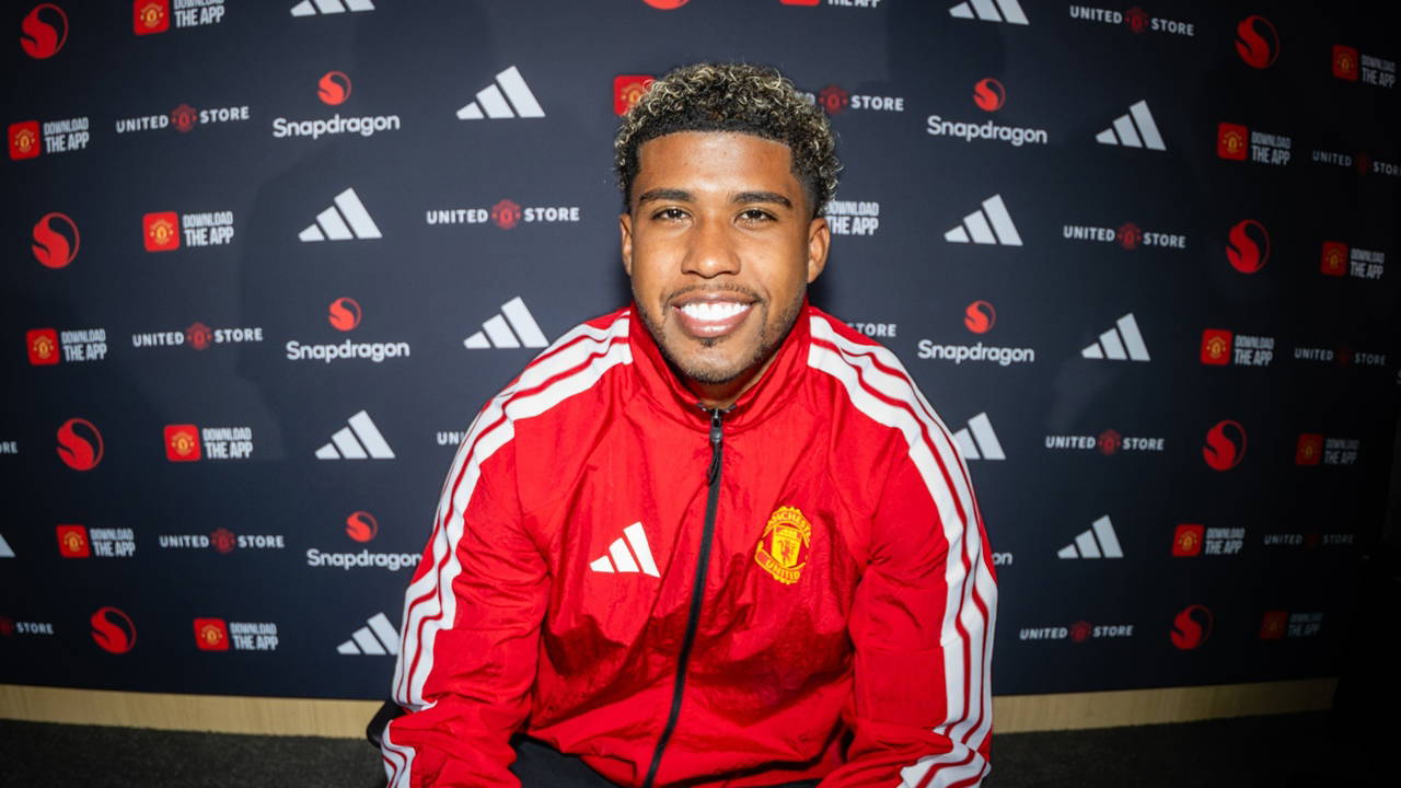 Manchester United, Andrey Santos'u kadrosuna kattı