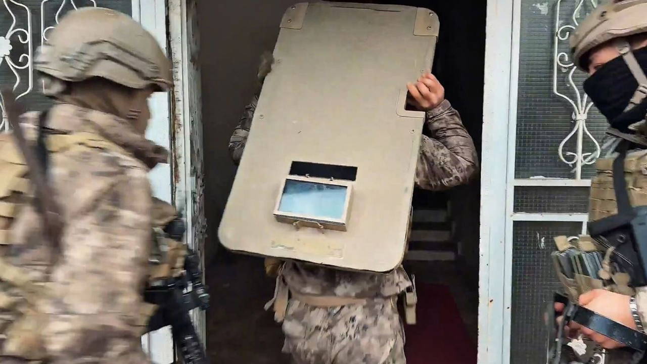 Hakkari merkezli 18 ilde 'yasa dışı bahis' operasyonu: 52 gözaltı