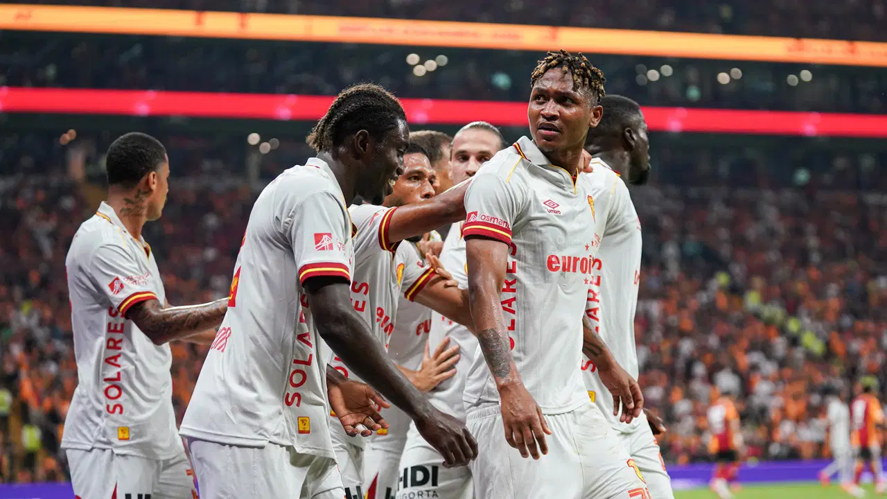 Eski hakemler, Galatasaray - Göztepe maçını değerlendirdi: 'VAR kararının yanlış olduğunu düşünüyorum' 