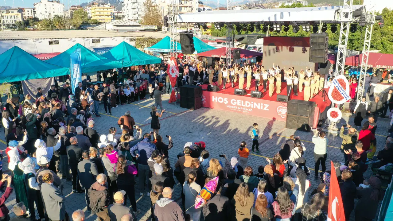 5. Uluslararası Gazipaşa Yeni Yıl Pazarı kapılarını ziyaretçilerine açtı