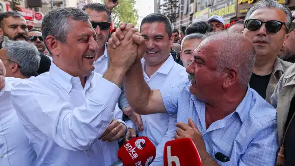 Özgür Özel'den bağış çağrısı: 'Milletten başka gücümüz de güvencemiz yoktur'