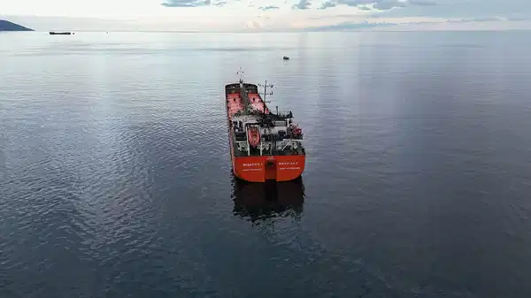 Saldırıya uğrayan ‘MIDVOLGA-2’ isimli gemi Sinop açıklarında bekliyor