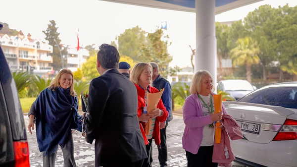 Marmaris’te 2026 turizm sezonu İngiliz turistlerle açıldı