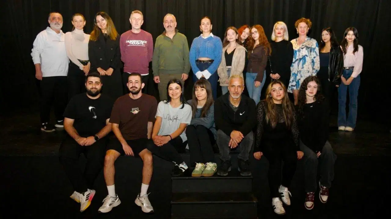 Giresun Belediyesi Şehir Tiyatrosu'nda yeni sezon öğrencilerine yönelik eğitimler başladı.