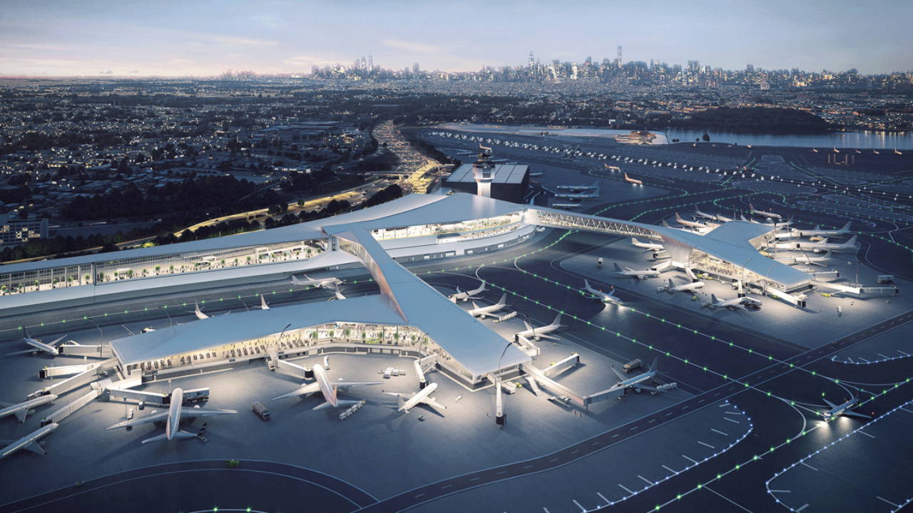 New York’ta pistte akılalmaz kaza: Yolcu uçağı ile itfaiye aracı çarpıştı!