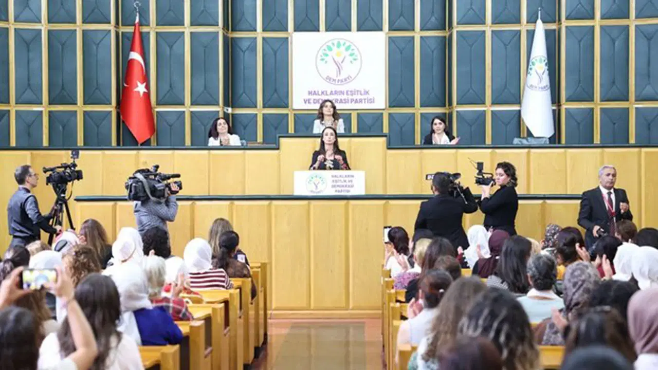 AKP'den TBMM'de 'Öcalan' sloganı atılmasına tepki: 'Kesinlikle doğru bulmuyoruz'
