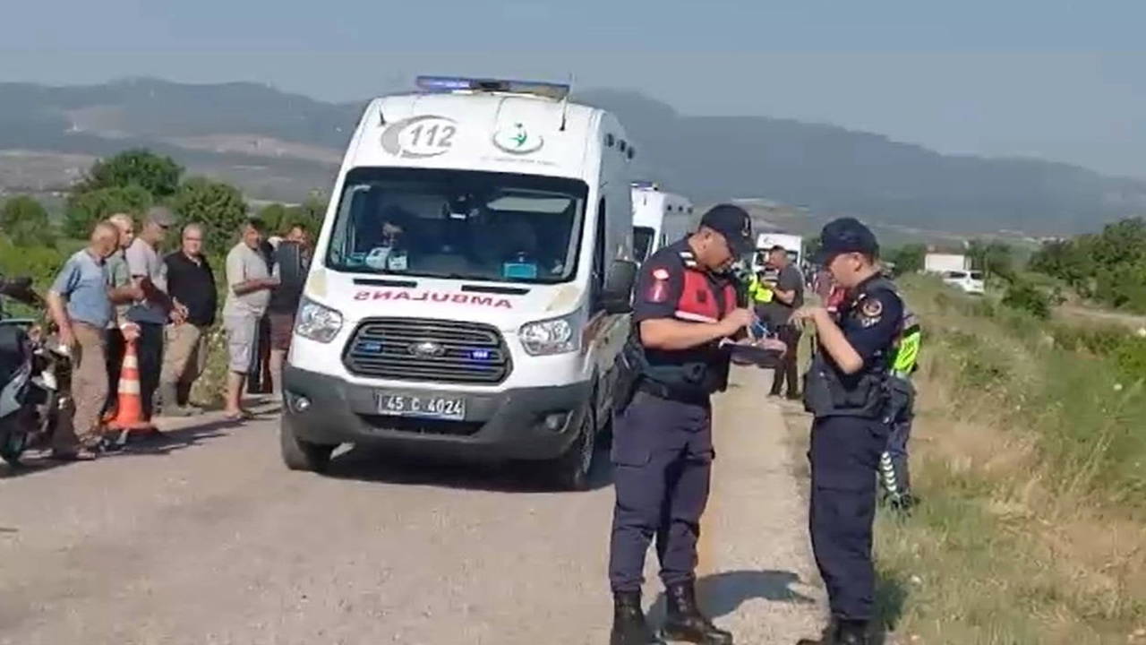 Manisa’da özel halk minibüsü devrildi: 1 ölü, 5 yaralı