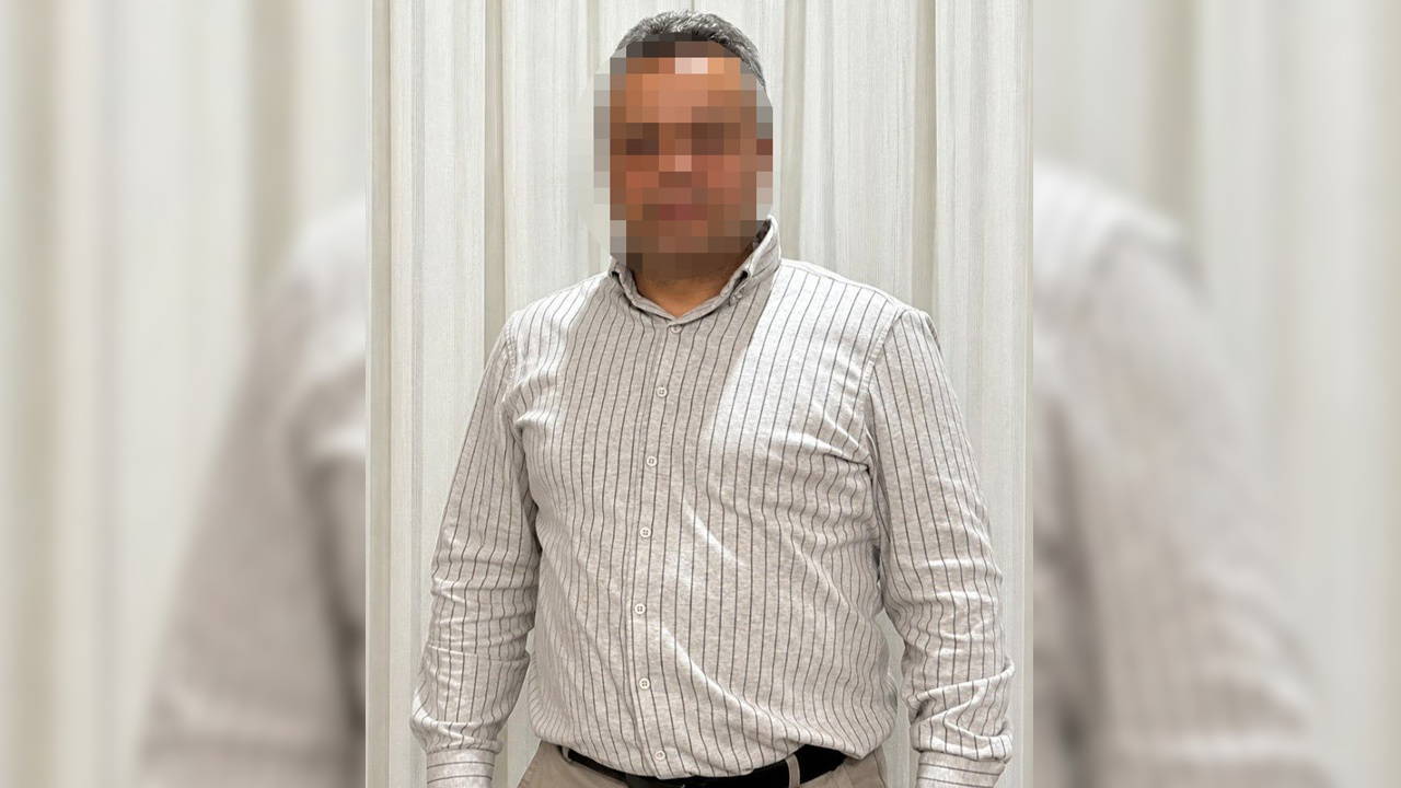 Korku dolu anlar... Sokakta oynayan çocuğu silahla rehin alan cinayet şüphelisi yakalandı!