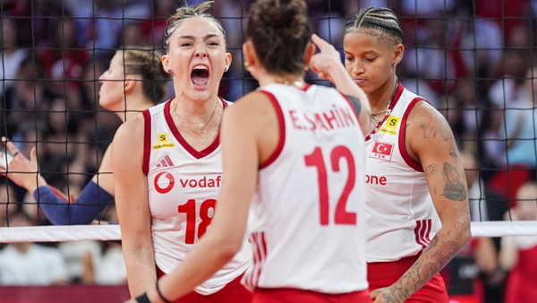 Filenin Sultanları Avrupa şampiyonu: Türkiye 3-2 İtalya