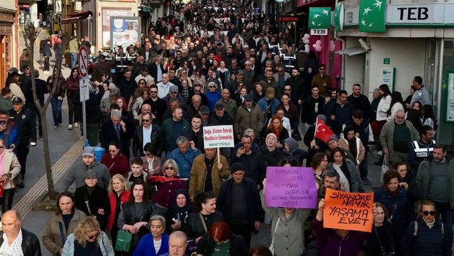 Giresun’da yüzlerce yurttaş madene karşı yürüdü