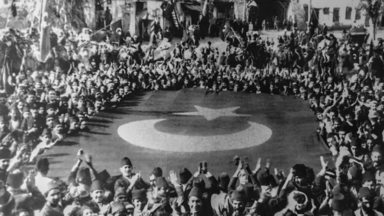 Cumhuriyet yolunda...