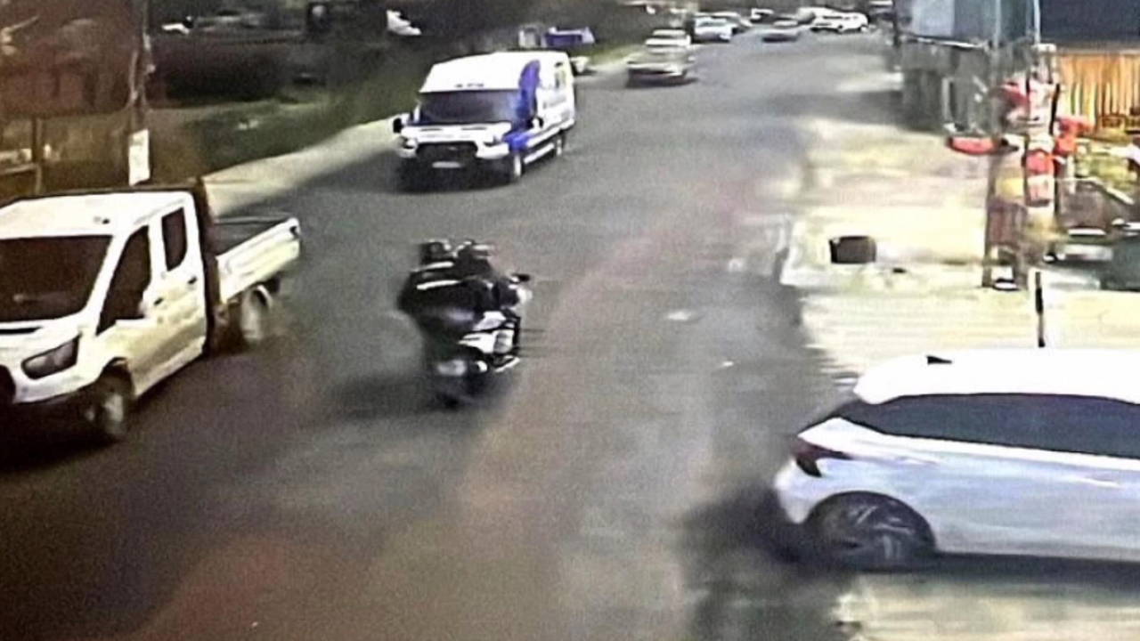 Yöntem yine aynı... Kendilerini polis olarak tanıttılar: 1 milyon 500 bin TL dolandırdılar