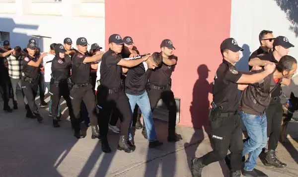 'Bayğaralar' suç örgütüne operasyon: 100'ü aşkın zanlı adliyede!