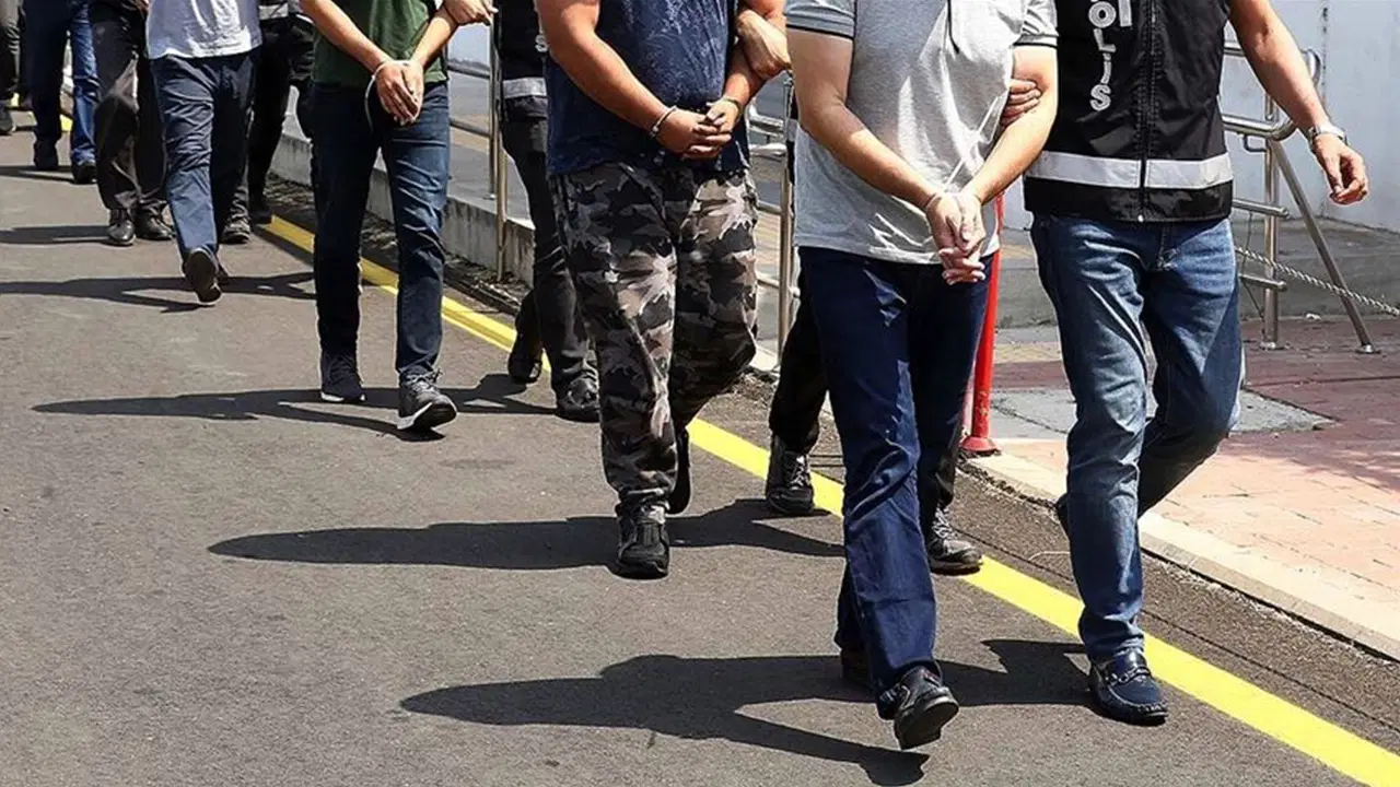 Ankara'da 'FETÖ' operasyonu: 4 şüpheli gözaltına alındı