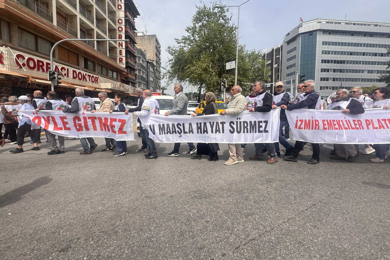 İzmir’de emekliler ayaklandı