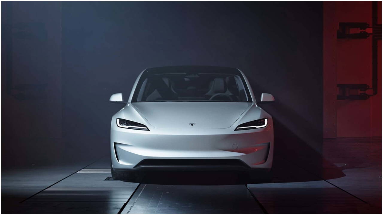 Tesla fiyatları düşüyor! Model 3 ve Model Y’nin standart versiyonları tanıtıldı! İşte Türkiye fiyatları ve satış tarihi...