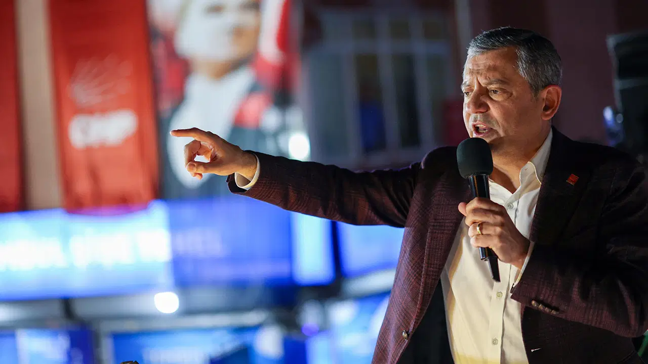 Özel'den İstanbullulara 'saatli' çağrı