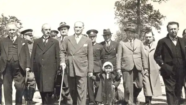 Geleceğin ışığına miras: Atatürk'ün çocuklar ile ilgili sözleri...