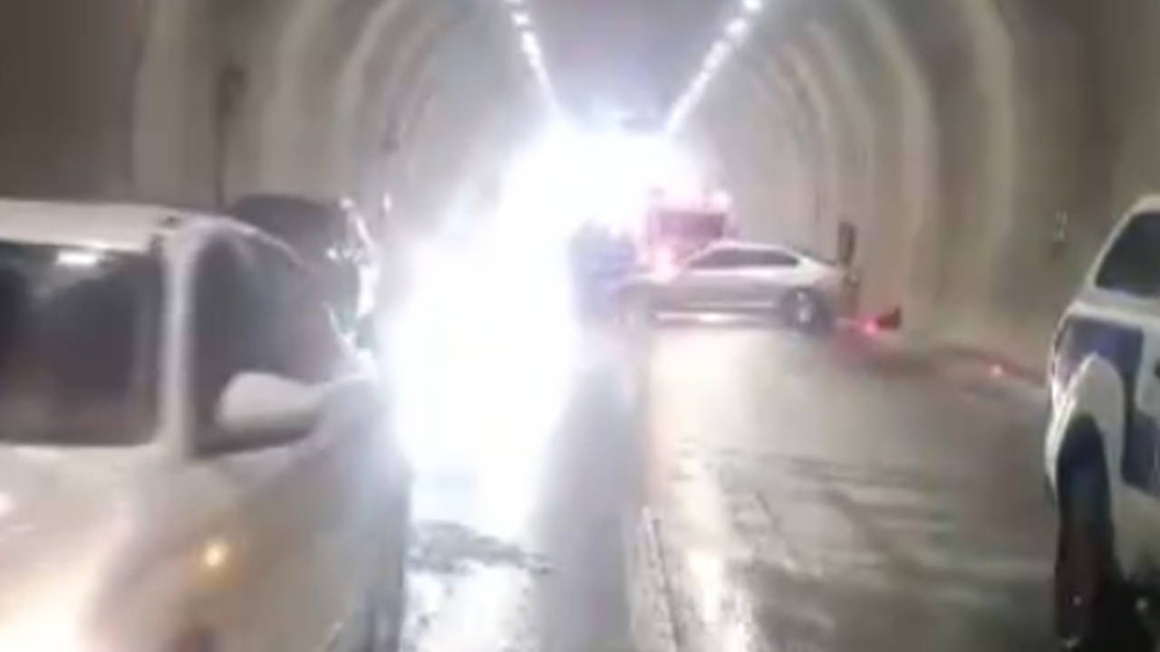 Tünelde can pazarı: Zincirleme kazada 1 ölü, 8 yaralı