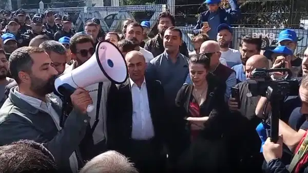 TPI işçilerinin Çalışma Bakanlığı önündeki eylemine polis engeli