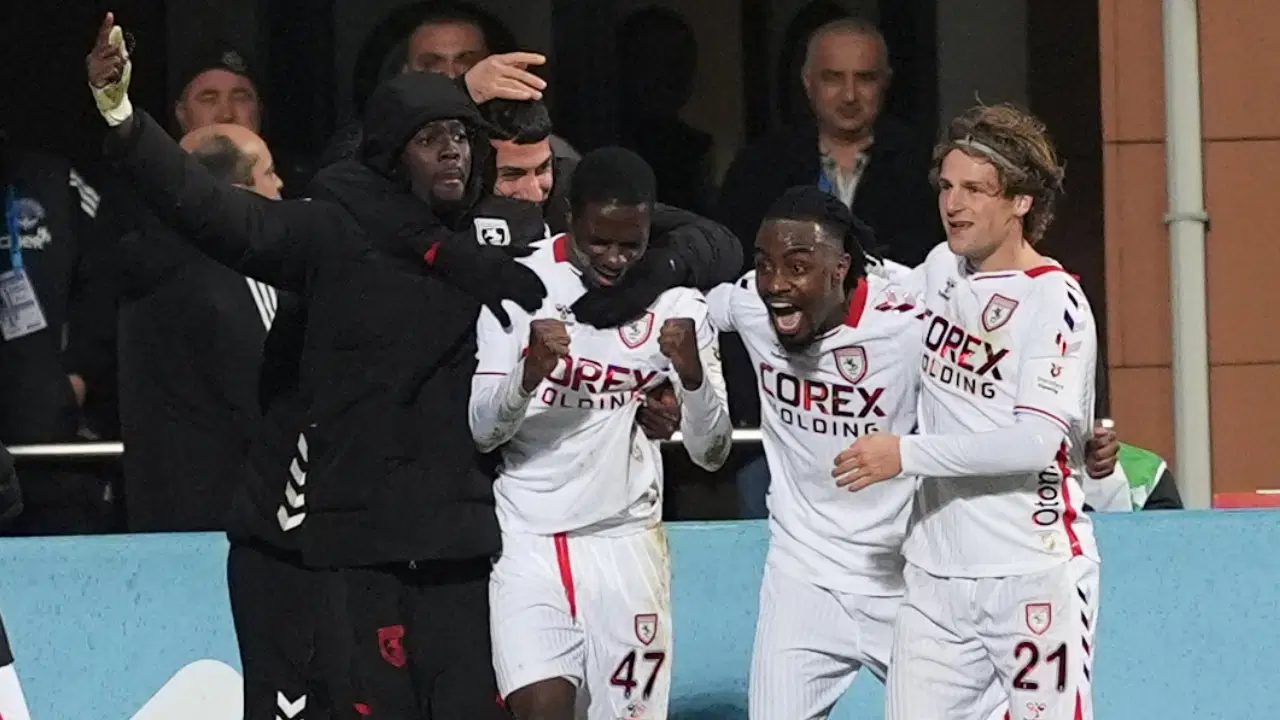 Samsunspor deplasmanda 90+2'de kazandı! Yeni transfer 3 puanı getirdi...