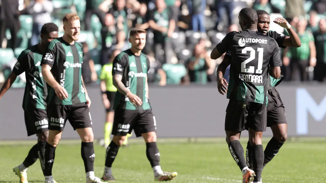 Kocaelispor 10 kişi kalan Gaziantep FK'yi rahat geçti!